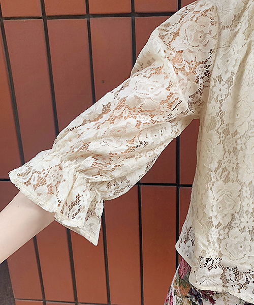 apres jour(アプレジュール)の「レースハイネックトップス【ZOZOTOWN限定アイテム】(シャツ/ブラウス・レディース・ブラック/ベージュ/オフホワイト/モカ・フリー)」の18枚目の写真