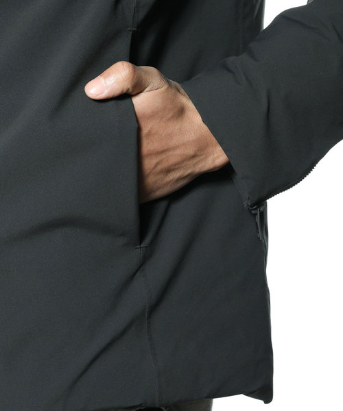 ATTACHMENT(アタッチメント)の「3レイヤーライトタフタ フーデットダウンブルゾン(ダウンジャケット/コート・メンズ・ブラック/グリーン系その他・1/2/3)」の10枚目の写真