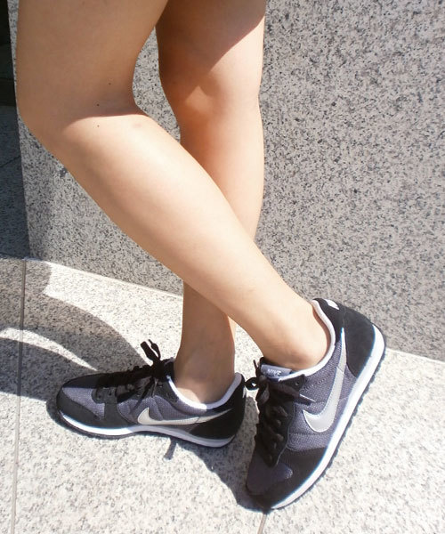 NIKE（ナイキ）の「ナイキ/NIKE ジニコ スニーカー（スニーカー・レディース・グレー・24cm/22.5cm/23cm/24.5cm/25cm/23.5cm）」の11枚目の写真