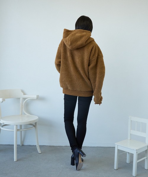 TONE SELECT WEAR(トーンセレクトウェア)の「BOA BIGプルパーカー(BL)(パーカー・レディース・ホワイト/ブラック/ベージュ/その他1/その他2/キャメル/ダークグリーン/ライトパープル/カーキ・MEDIUM/LARGE)」の22枚目の写真