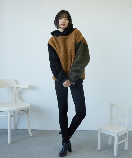 TONE SELECT WEAR(トーンセレクトウェア)の「BOA BIGプルパーカー(BL)(パーカー・レディース・ホワイト/ブラック/ベージュ/その他1/その他2/キャメル/ダークグリーン/ライトパープル/カーキ・MEDIUM/LARGE)」の19枚目の写真