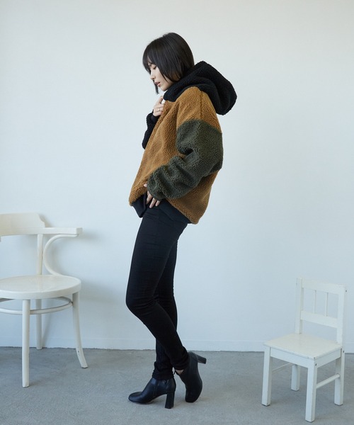 TONE SELECT WEAR(トーンセレクトウェア)の「BOA BIGプルパーカー(BL)(パーカー・レディース・ホワイト/ブラック/ベージュ/その他1/その他2/キャメル/ダークグリーン/ライトパープル/カーキ・MEDIUM/LARGE)」の18枚目の写真