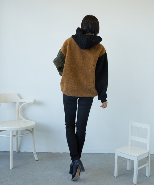 TONE SELECT WEAR(トーンセレクトウェア)の「BOA BIGプルパーカー(BL)(パーカー・レディース・ホワイト/ブラック/ベージュ/その他1/その他2/キャメル/ダークグリーン/ライトパープル/カーキ・MEDIUM/LARGE)」の17枚目の写真