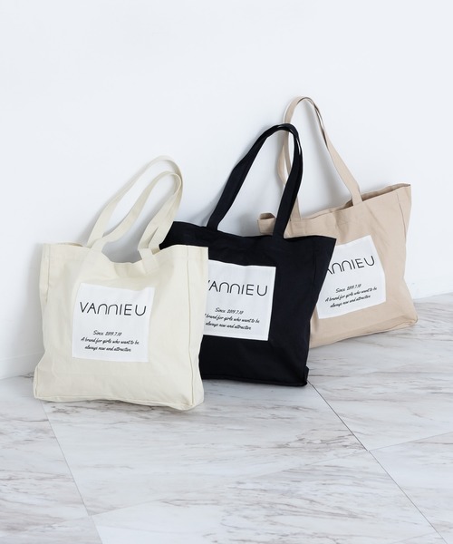 VANNIE U(ヴァニーユー)の「ロゴタグトートバッグ/エコバッグ(トートバッグ・レディース・ブラック/ベージュ/アイボリー・FREE)」の7枚目の写真