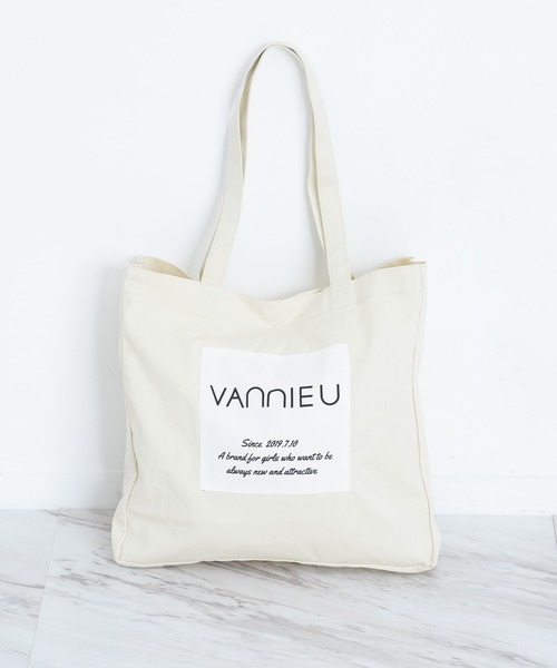 VANNIE U(ヴァニーユー)の「ロゴタグトートバッグ/エコバッグ(トートバッグ・レディース・ブラック/ベージュ/アイボリー・FREE)」の11枚目の写真