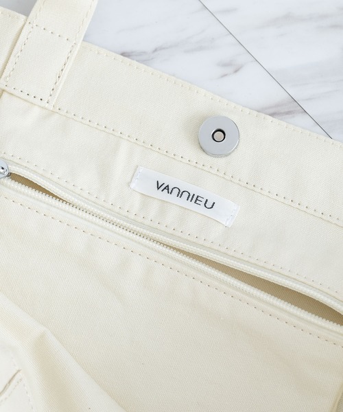 VANNIE U(ヴァニーユー)の「ロゴタグトートバッグ/エコバッグ(トートバッグ・レディース・ブラック/ベージュ/アイボリー・FREE)」の16枚目の写真