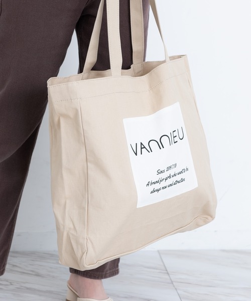 VANNIE U(ヴァニーユー)の「ロゴタグトートバッグ/エコバッグ(トートバッグ・レディース・ブラック/ベージュ/アイボリー・FREE)」の18枚目の写真