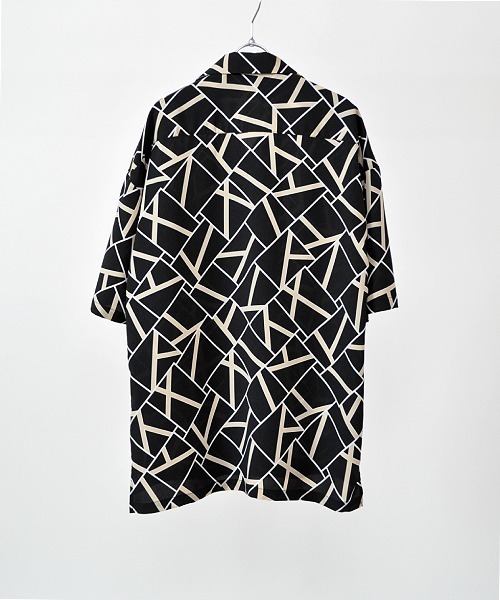 UP START（アップスタート）の「オプティカル総柄オーバーサイズシャツ（シャツ/ブラウス・メンズ・ホワイト系その他/ブラック系その他/ピンク系その他・MEDIUM/LARGE）」の6枚目の写真