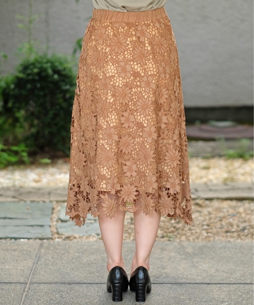 TRUDEA(トルディア)の「スエード刺繍レースフレアスカート(スカート・レディース・ピンク/ブラウン/モカ/ブラック・LARGE/SMALL/MEDIUM)」の7枚目の写真