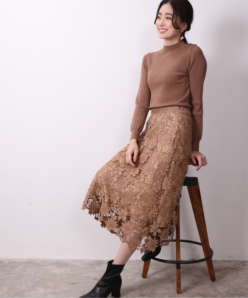 TRUDEA(トルディア)の「スエード刺繍レースフレアスカート(スカート・レディース・ピンク/ブラウン/モカ/ブラック・LARGE/SMALL/MEDIUM)」の9枚目の写真