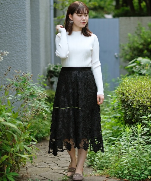 TRUDEA(トルディア)の「スエード刺繍レースフレアスカート(スカート・レディース・ピンク/ブラウン/モカ/ブラック・LARGE/SMALL/MEDIUM)」の15枚目の写真
