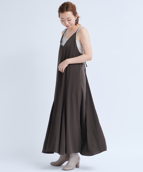 DouDou（ドゥドゥ）の「フレアキャミワンピースAW（ワンピース・レディース・ダークブラウン/カーキ・FREE）」の14枚目の写真