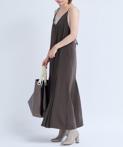 DouDou（ドゥドゥ）の「フレアキャミワンピースAW（ワンピース・レディース・ダークブラウン/カーキ・FREE）」の15枚目の写真