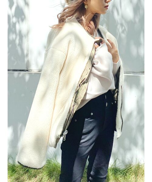 GYDA（ジェイダ）の「【ZOZO限定】裏ボアリバーシブルキルティングブルゾン（ブルゾン・レディース・ベージュ/カーキ・FREE）」の7枚目の写真