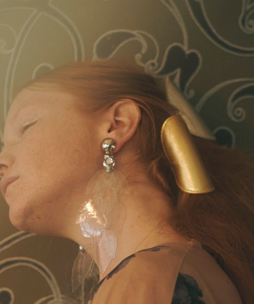 FUMIE TANAKA(フミエタナカ)の「【FUMIE=TANAKA(フミエタナカ)】リーフイヤリング FT-SU03(イヤリング・レディース・ホワイト/クリア・FREE)」の4枚目の写真