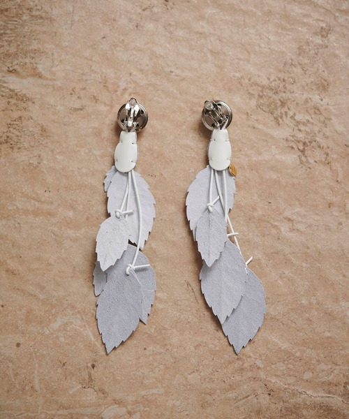 FUMIE TANAKA(フミエタナカ)の「【FUMIE=TANAKA(フミエタナカ)】リーフイヤリング FT-SU03(イヤリング・レディース・ホワイト/クリア・FREE)」の7枚目の写真