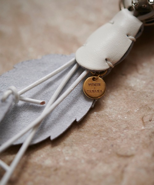 FUMIE TANAKA(フミエタナカ)の「【FUMIE=TANAKA(フミエタナカ)】リーフイヤリング FT-SU03(イヤリング・レディース・ホワイト/クリア・FREE)」の8枚目の写真