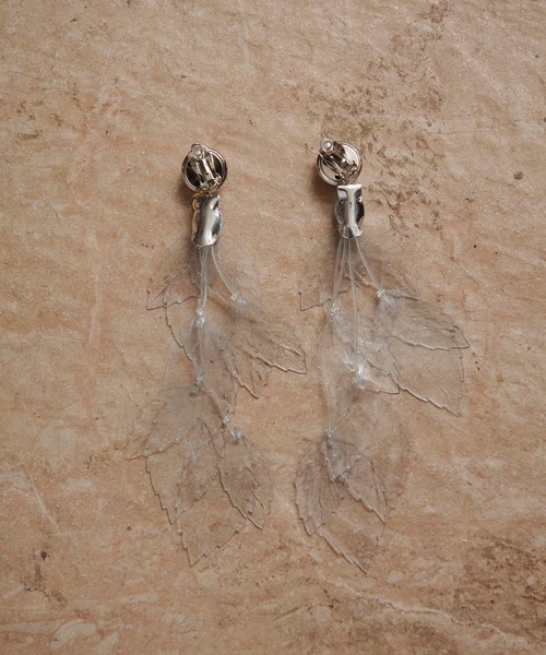 FUMIE TANAKA(フミエタナカ)の「【FUMIE=TANAKA(フミエタナカ)】リーフイヤリング FT-SU03(イヤリング・レディース・ホワイト/クリア・FREE)」の9枚目の写真