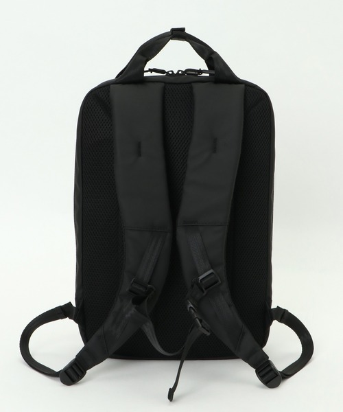 ikka（イッカ）の「コーティングコンパクトリュック（バックパック/リュック・メンズ・ブラック/ネイビー・FREE）」の4枚目の写真