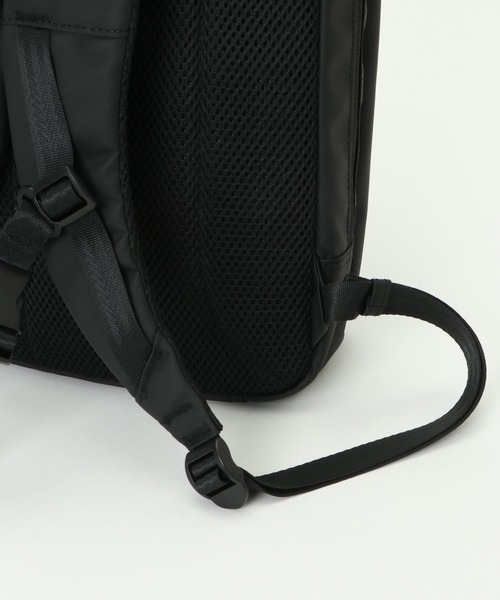 ikka（イッカ）の「コーティングコンパクトリュック（バックパック/リュック・メンズ・ブラック/ネイビー・FREE）」の6枚目の写真