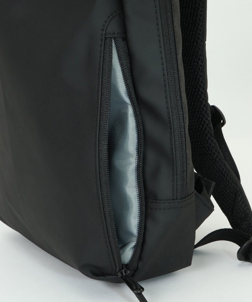 ikka（イッカ）の「コーティングコンパクトリュック（バックパック/リュック・メンズ・ブラック/ネイビー・FREE）」の7枚目の写真