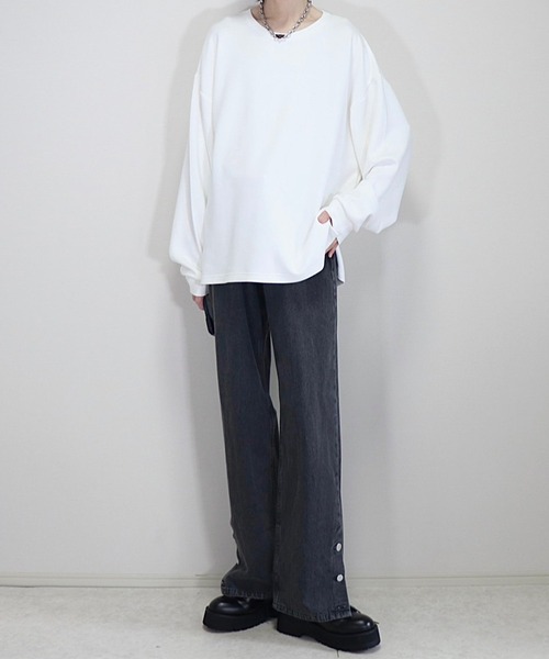 Loose/ルース(ルース)の「ハイドレープトロミ ディープネック ルーズロンT/ベロア(Tシャツ/カットソー・メンズ・ベージュ/オフホワイト/ダークグレー/ブラック/ホワイト/ブルーグリーン/チャコールグレー/アッシュグレー/スモークグレー/ブルーグレー/ブラウン/ワインレッド/ホワイト系/ブラック系/ブルー系・L/S/M/XS)」の16枚目の写真