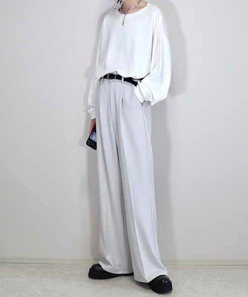 Loose/ルース(ルース)の「ハイドレープトロミ ディープネック ルーズロンT/ベロア(Tシャツ/カットソー・メンズ・ベージュ/オフホワイト/ダークグレー/ブラック/ホワイト/ブルーグリーン/チャコールグレー/アッシュグレー/スモークグレー/ブルーグレー/ブラウン/ワインレッド/ホワイト系/ブラック系/ブルー系・L/S/M/XS)」の17枚目の写真