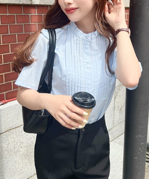 美品✨シーニューヨーク 総柄半袖ブラウス マルチカラー ピンタック