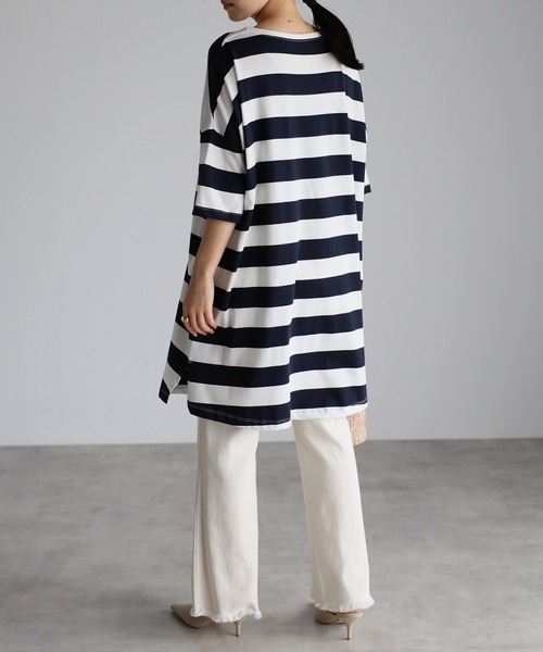 Fizz（フィズ）の「【Fizz/フィズ】　ワイドボーダー　コットンドルマンオーバーチュニック（チュニック・レディース・ホワイト×グレー/グレー系その他/ホワイト×ブラック/ベージュ系その他/ブラック×ホワイト/ホワイト×ブルー/ホワイト×ネイビー/ベージュ系1/ホワイト系その他・M）」の16枚目の写真
