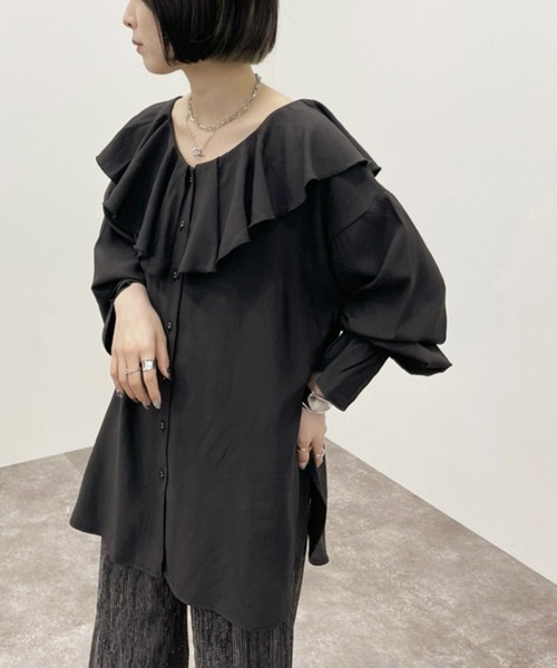 apres jour mignon(アプレジュールミニョン)の「ラッフルエリブラウス 【ZOZOTOWN限定アイテム】(シャツ/ブラウス・レディース・ブラック/オフホワイト/ブルー系その他・フリー/X-LARGE)」の2枚目の写真