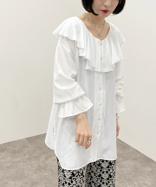 apres jour mignon(アプレジュールミニョン)の「ラッフルエリブラウス 【ZOZOTOWN限定アイテム】(シャツ/ブラウス・レディース・ブラック/オフホワイト/ブルー系その他・フリー/X-LARGE)」の5枚目の写真