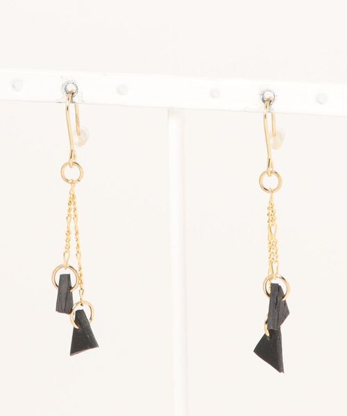 tone(トーン)の「【atelier*mio】クレイレザー pierce(ピアス(両耳用)・レディース・ブラック/パープル/オリーブ/イエロー/ブルー/コーラルピンク・FREE)」の1枚目の写真