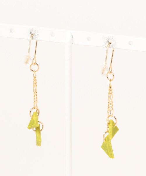 tone(トーン)の「【atelier*mio】クレイレザー pierce(ピアス(両耳用)・レディース・ブラック/パープル/オリーブ/イエロー/ブルー/コーラルピンク・FREE)」の7枚目の写真