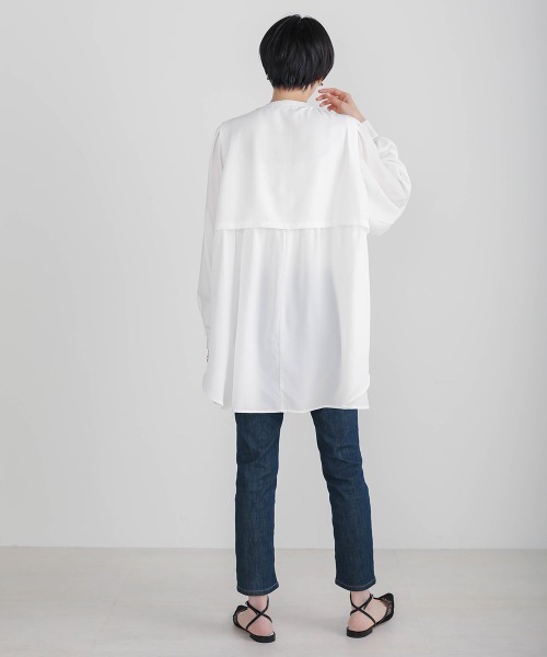 Bou Jeloud（ブージュルード）の「ヨークフラップブラウス（シャツ/ブラウス・レディース・ブラック/オフホワイト/ブルー・FREE）」の8枚目の写真