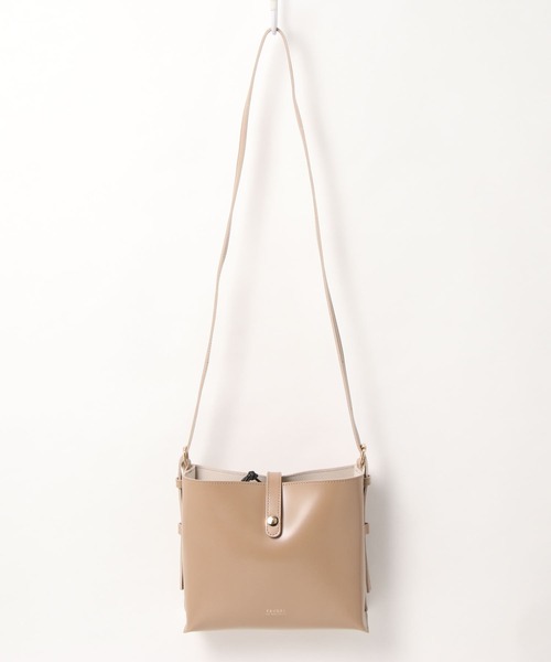 Factor=(ファクターイコール)の「巾着付キャレショルダートートバッグ(ショルダーバッグ・レディース・ブラック/キャメル/グレイッシュベージュ・FREE)」の14枚目の写真