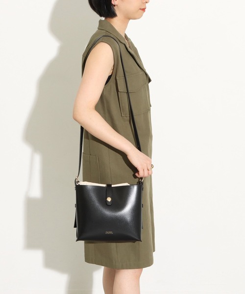 Factor=(ファクターイコール)の「巾着付キャレショルダートートバッグ(ショルダーバッグ・レディース・ブラック/キャメル/グレイッシュベージュ・FREE)」の18枚目の写真