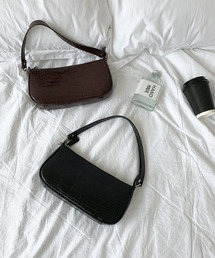 シンプル レザーショルダーバッグ