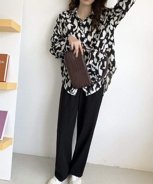 yuue' ( wear )（ユーイ）の「シンプル レザーショルダーバッグ（ショルダーバッグ・レディース・ブラック/ブラウン/オフホワイト・FREE）」の4枚目の写真