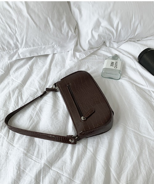 yuue' ( wear )（ユーイ）の「シンプル レザーショルダーバッグ（ショルダーバッグ・レディース・ブラック/ブラウン/オフホワイト・FREE）」の13枚目の写真