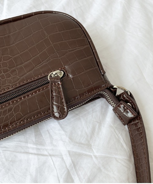 yuue' ( wear )（ユーイ）の「シンプル レザーショルダーバッグ（ショルダーバッグ・レディース・ブラック/ブラウン/オフホワイト・FREE）」の15枚目の写真