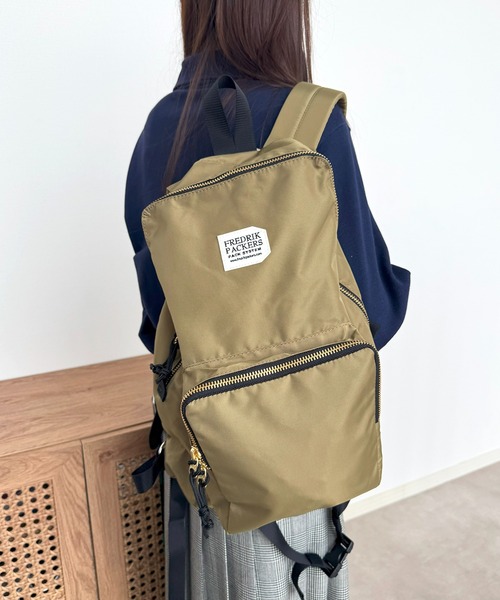FREDRIK PACKERS(フレドリックパッカーズ)の「【FREDRIK PACKERS】SNUG PACK リュックサック バックパック デイパック フレドリックパッカーズ(バックパック/リュック・レディース・ブラック/チャコールグレー/ネイビー/カーキ/シルバーグレー/グリーン・FREE)」の17枚目の写真