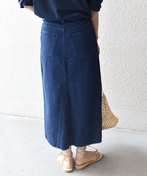 SHIPS(シップス)の「デニムロングスカート◆(デニムスカート・レディース・ブラック/ブルー・40/38/36)」の20枚目の写真