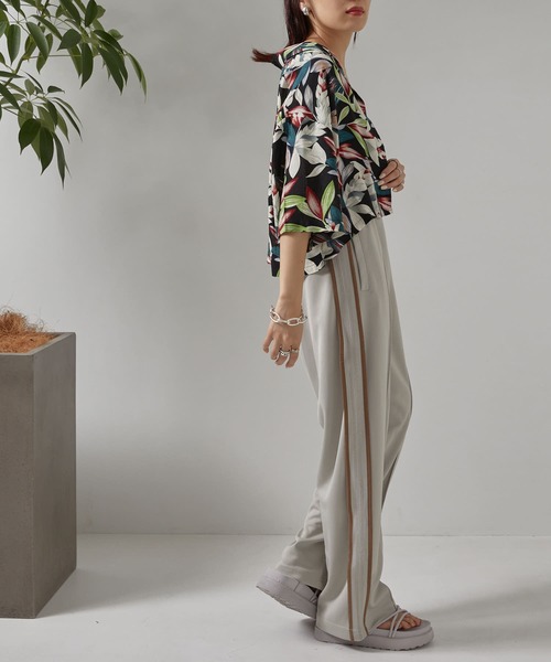 PUBLUX（パブリュクス）の「【PUBLUX/パブリュクス】ボタニカル開襟シャツ　アロハシャツ/花柄シャツ（シャツ/ブラウス・レディース・ブラック・ﾌﾘ-）」の9枚目の写真