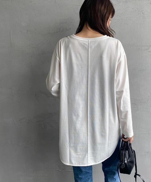 MICA&DEAL（マイカ＆ディール）の「[MICA&DEAL/マイカアンドディール] 別注 Dickerson ロゴプリント ラウンドヘムTシャツ（Tシャツ/カットソー・レディース・オフホワイト/カーキ/チャコール・F）」の5枚目の写真