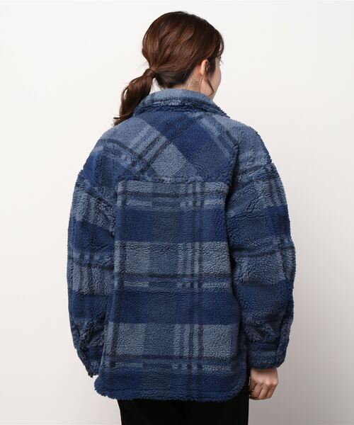 BILLABONG(ビラボン)の「BILLABONG/ビラボン ビッグシルエット ボアフリースジャケット BB014-754(ムートンコート・レディース・ネイビー・M)」の4枚目の写真