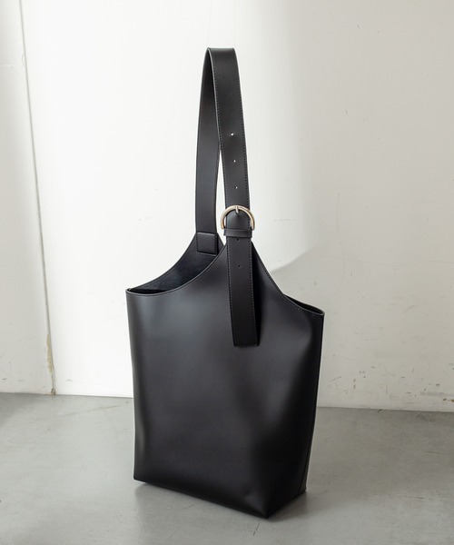 loti（ロティ）の「WEB限定 loti ワンハンドルベルトトートバッグ（トートバッグ・レディース・ベージュ/ブラック・ONE SIZE）」の14枚目の写真