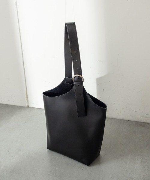 loti（ロティ）の「WEB限定 loti ワンハンドルベルトトートバッグ（トートバッグ・レディース・ベージュ/ブラック・ONE SIZE）」の15枚目の写真