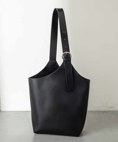 loti（ロティ）の「WEB限定 loti ワンハンドルベルトトートバッグ（トートバッグ・レディース・ベージュ/ブラック・ONE SIZE）」の18枚目の写真