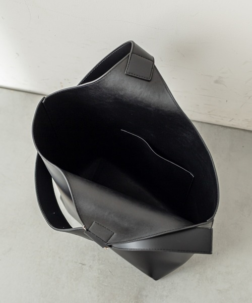 loti（ロティ）の「WEB限定 loti ワンハンドルベルトトートバッグ（トートバッグ・レディース・ベージュ/ブラック・ONE SIZE）」の22枚目の写真