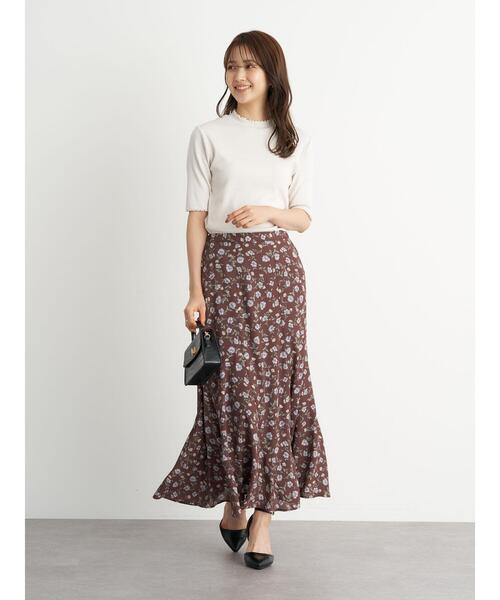 earth music&ecology（アースミュージックアンドエコロジー）の「フラワーセミフレアマーメイドスカート ＊（スカート・レディース・ネイビー/ブラウン/ブラック・FREE）」の5枚目の写真